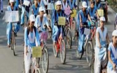 ladies by cycle